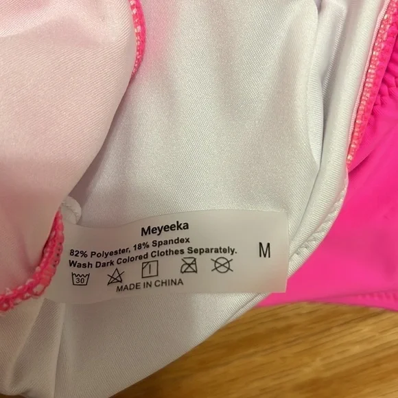 Meyeeka size medium hot pink bathingsuit​​​​​​ - Picture 4 of 6